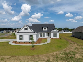 7 Edgewater Dr, Tifton, GA 31793