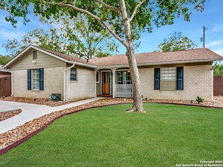 402 E Byrd Blvd, Universal City, TX 78148