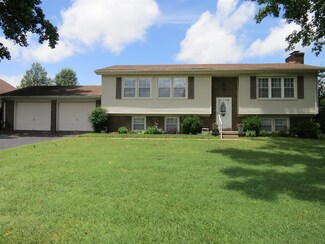1574 Canterbury Way, Bowling Green, KY 42103