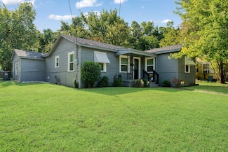 660 16th St NE, Paris, TX 75460