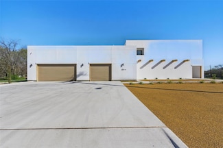 823 W Danieldale Rd, Duncanville, TX 75137