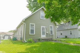 220 Summer St, West Burlington, IA 52655