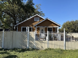 107 N 10th St, Richmond, TX 77469