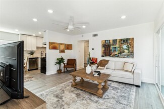 1200 E 52nd St Unit 101A, Austin, TX 78723