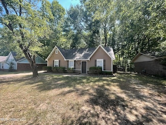 5579 Chapel Hill Dr, Horn Lake, MS 38637