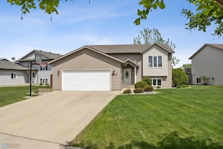 4592 44th St S, Fargo, ND 58104