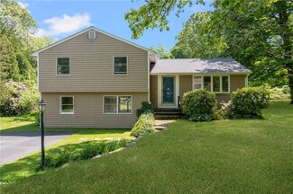 31 Cardinal Ln, Wakefield, RI 02879