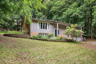 27755 Island View Rd, Excelsior, MN 55331