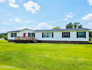 3682 Titan Roberts Rd, Erwin, NC 28339