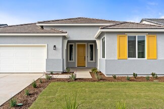 215 N Hampton St, Tulare, CA 93274