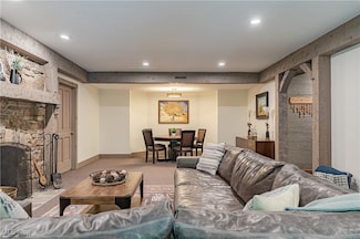 113 Quail Ln, Chagrin Falls, OH 44022