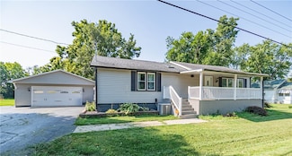 2221 E Mound Rd, Decatur, IL 62526