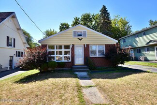 7 Delafield Dr, Albany, NY 12205