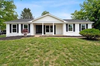 14575 Ladue Rd, Chesterfield, MO 63017