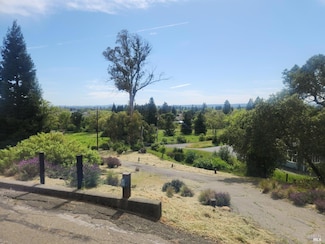 4980 Carriage Ln, Santa Rosa, CA 95403