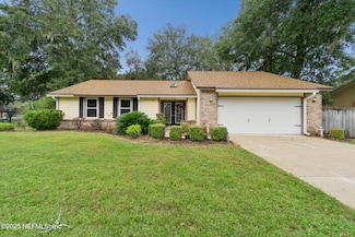 1658 Ponderosa Pine Dr E, Jacksonville, FL 32225