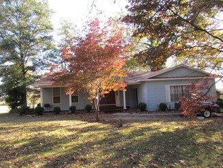 568 Lyons Rd, Alamo, TN 38001