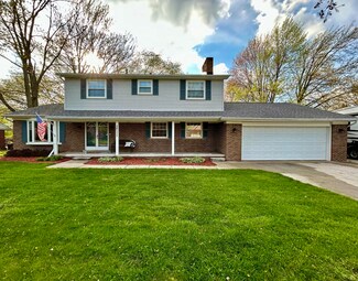 36111 Farmbrook Dr, Clinton Township, MI 48035