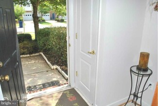 12944 Taxi Dr, Woodbridge, VA 22193