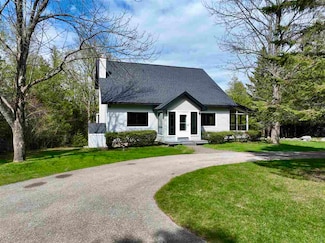 3877 Commodore Dr, East Jordan, MI 49727