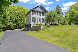 151 Edie Rd, Saratoga Springs, NY 12866