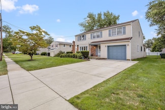 16 Tomahawk Dr, Marlton, NJ 08053