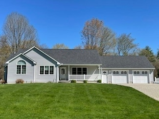 15 Holly Cir, Easthampton, MA 01027