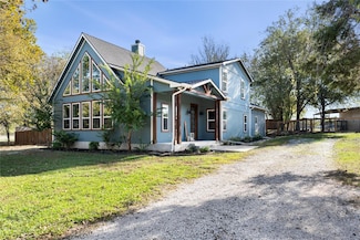 364 Twin Creek Dr, Azle, TX 76020