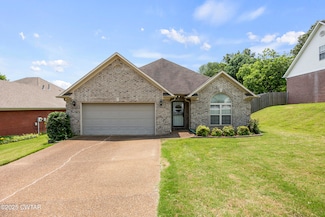 20 Union Fort Dr, Jackson, TN 38305
