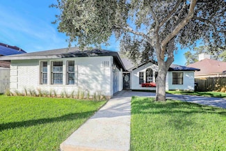 1608 Eagle Trace Dr, Laredo, TX 78045