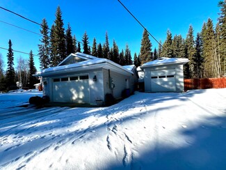 1085 Cloverleaf Dr, North Pole, AK 99705