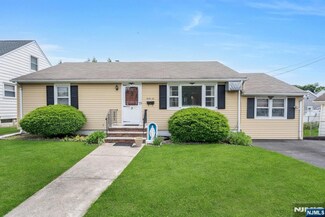 36 Bogert St, Totowa, NJ 07512