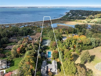 25 Soundview Ln, Port Washington, NY 11050