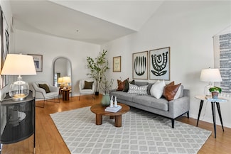 300 E Providencia Ave Unit 214, Burbank, CA 91502