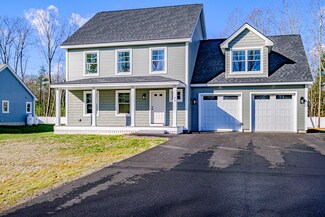 77 Chamberlain Rd, Scarborough, ME 04074