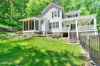 123 Glenwood Hotel Rd, Matamoras, PA 18336