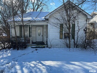303 & 401 W Quincy St, Pleasant Hill, IL 62366
