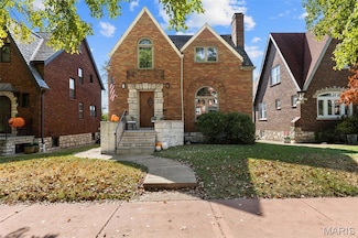 6210 Walsh St, Saint Louis, MO 63109