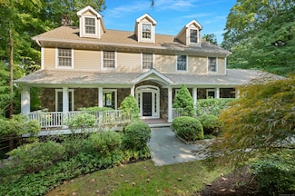 12B Hickory Dr, Greenwich, CT 06831