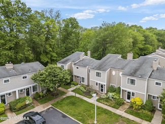 8 Fern Ct, Tinton Falls, NJ 07724