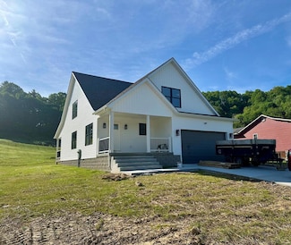 170 Ridge Point Cir, Daniels, WV 25832