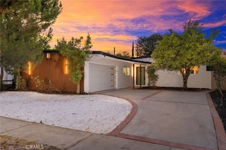 5611 Babbitt Ave, Encino, CA 91316