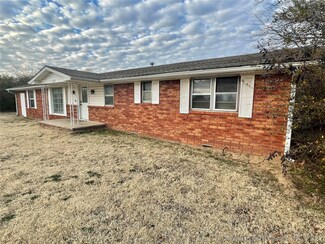 1205 Tower Rd, Ada, OK 74820