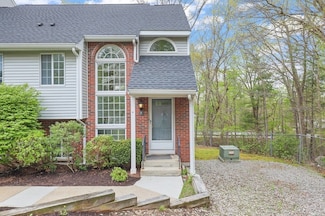 206 Tall Oaks Dr Unit P, South Weymouth, MA 02190