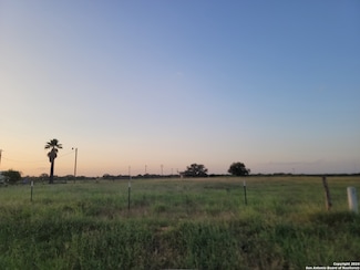 815 Farm To Market 462, Moore, TX