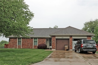 214 Johnston Pkwy, Raymore, MO 64083