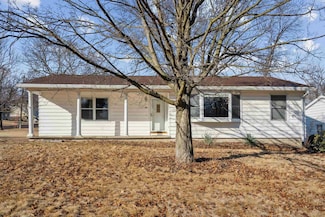 140 Helen Rd, Waterloo, IA 50701