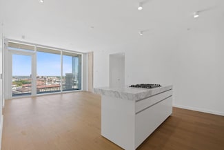 313 W 17th St Unit 1501, Austin, TX 78701