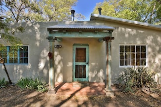 111 Dimas Ln, Taos, NM 87571