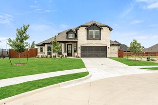 801 Lakewood Ct, Midlothian, TX 76065